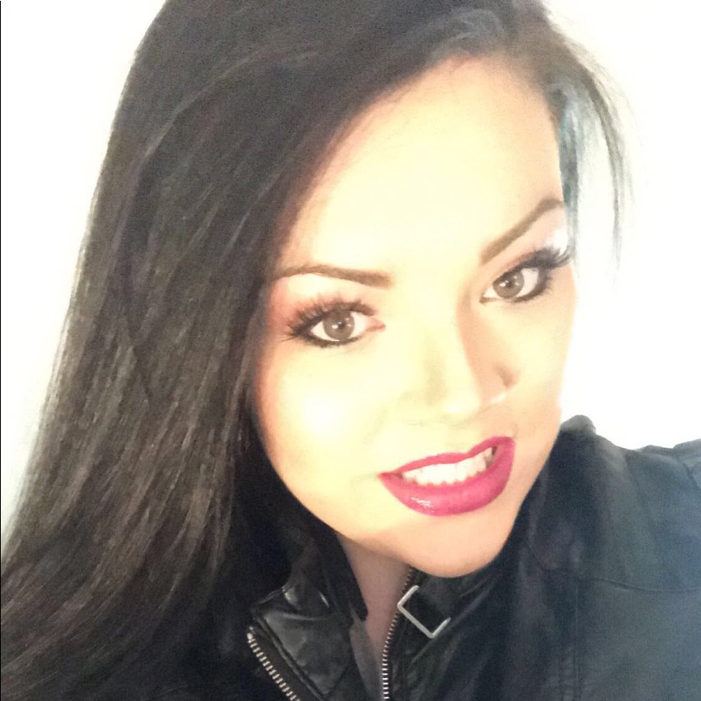 Meet your Posher, Hannah